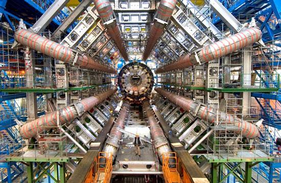 大型强子对撞机（Large Hadron Collider，简称LHC）